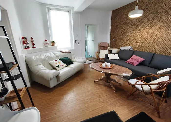 La Petite Tourelle Ruelle De La Fontaine