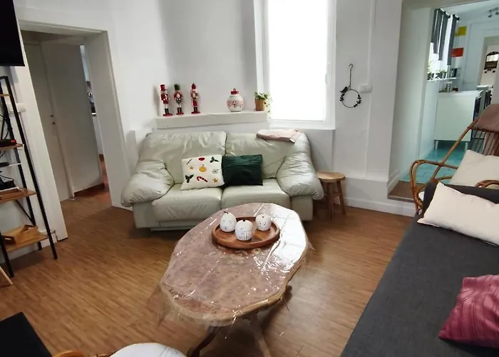 La Petite Tourelle Ruelle De La Fontaine * Peronne (Somme)