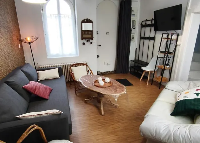 La Petite Tourelle Ruelle De La Fontaine Holiday home *