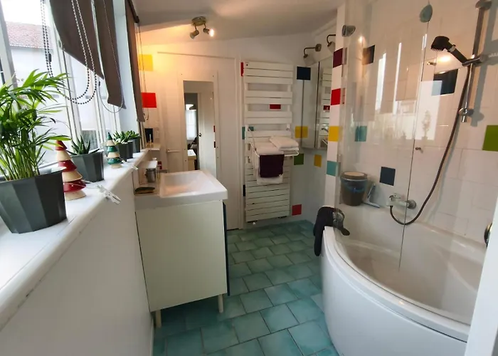 La Petite Tourelle Ruelle De La Fontaine Peronne (Somme)