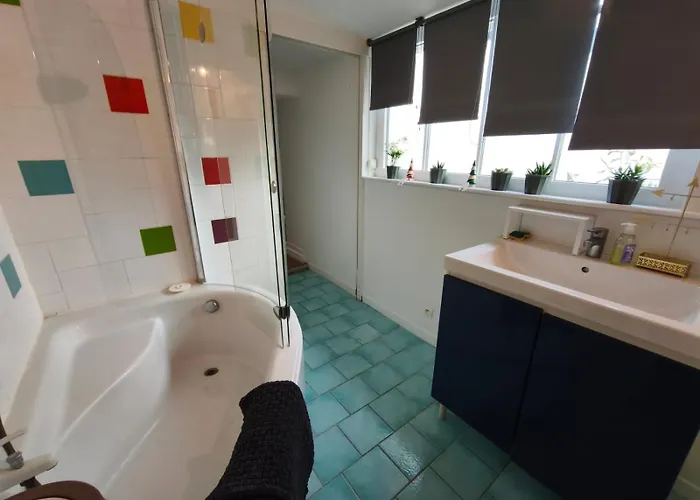 La Petite Tourelle Ruelle De La Fontaine *