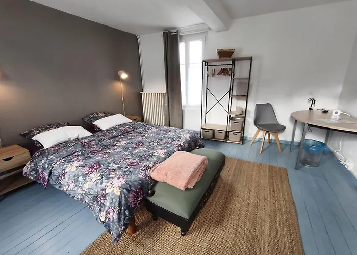 Holiday home La Petite Tourelle Ruelle De La Fontaine *